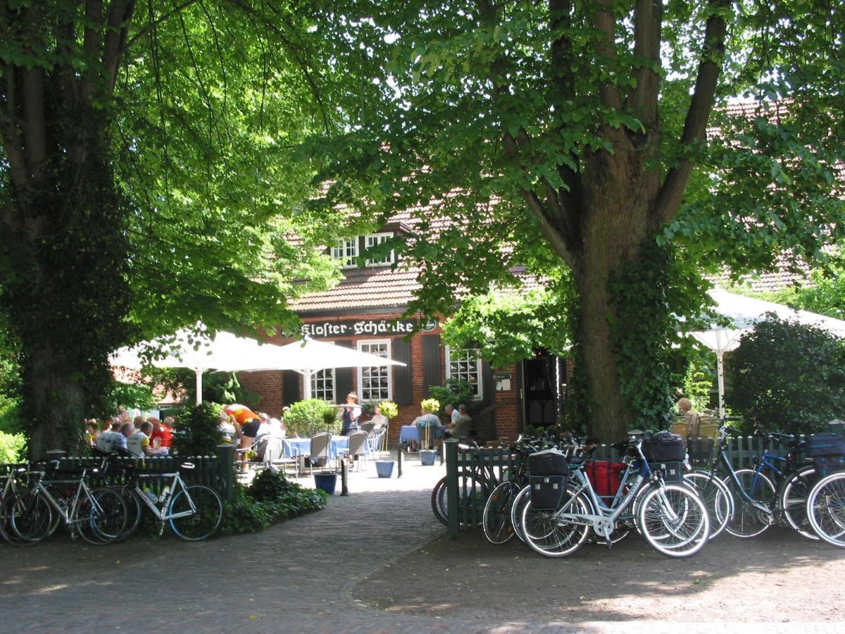 Klosterschanke Hude Hotel Ferienwohnungen Restaurant Cafe Buitenkant foto