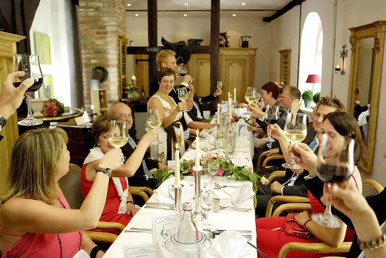 Klosterschanke Hude Hotel Ferienwohnungen Restaurant Cafe Buitenkant foto